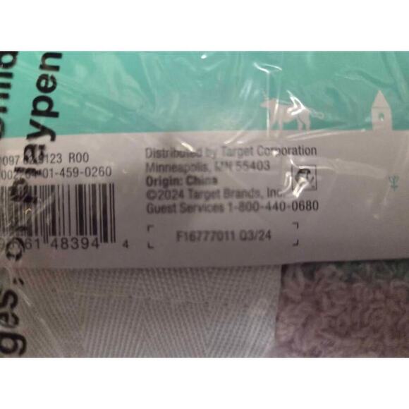 Tulip Knit Throw Blanket – 48" x 58 Brand new in original bag - Picture 5 of 7